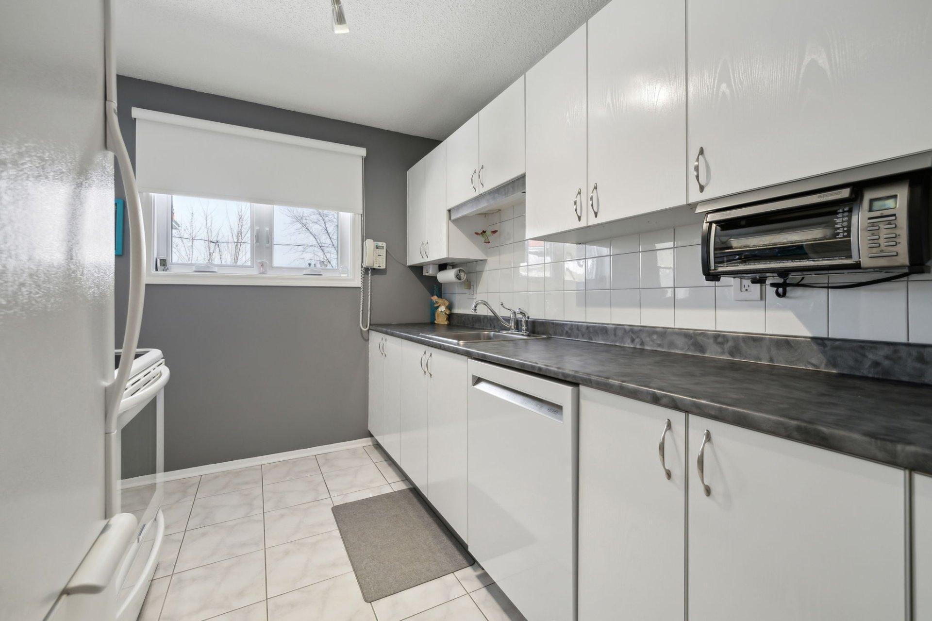 









14


Rue Chevalier

,
Gatineau (Hull),




QC
J8Y5T1

