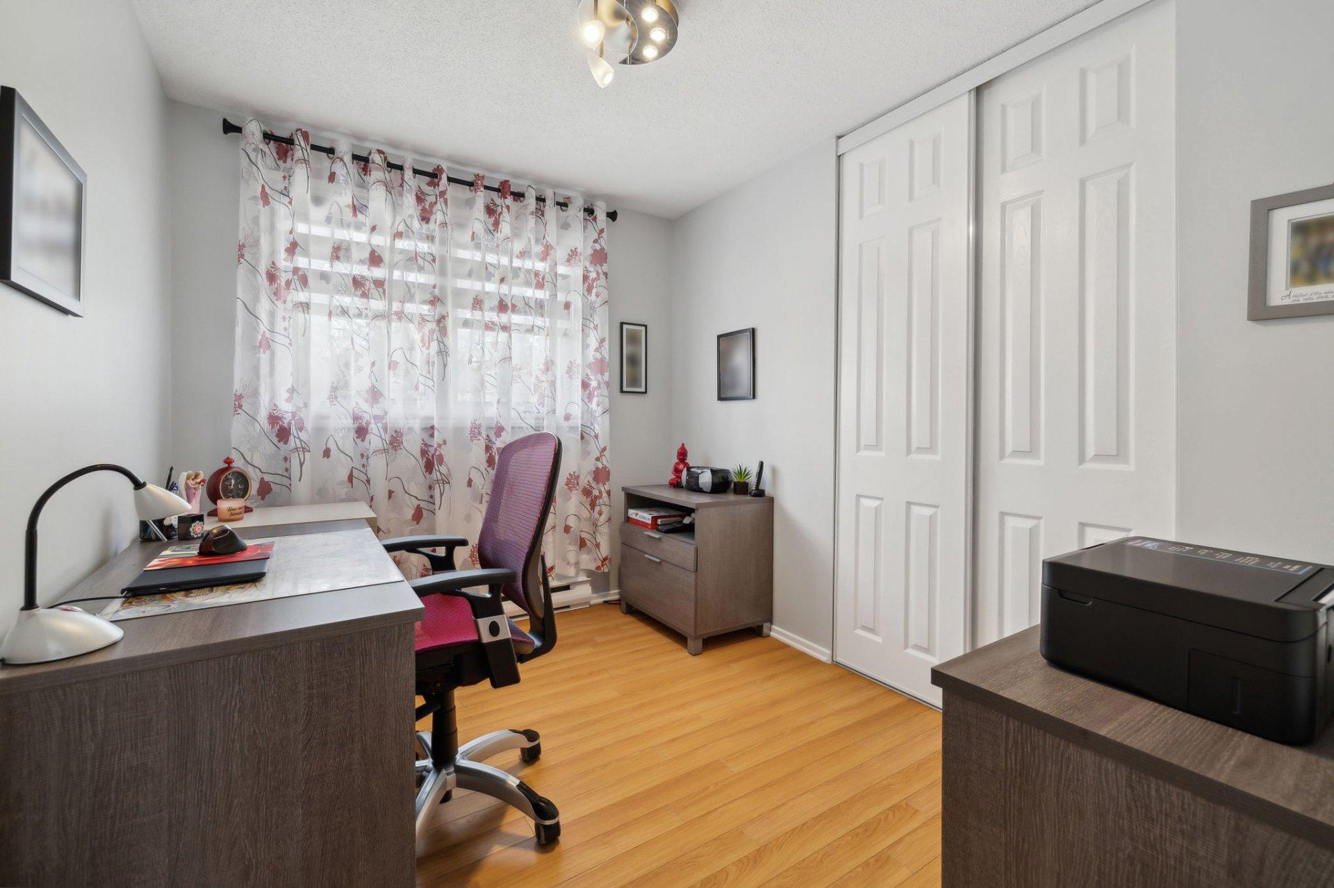 









14


Rue Chevalier

,
Gatineau (Hull),




QC
J8Y5T1

