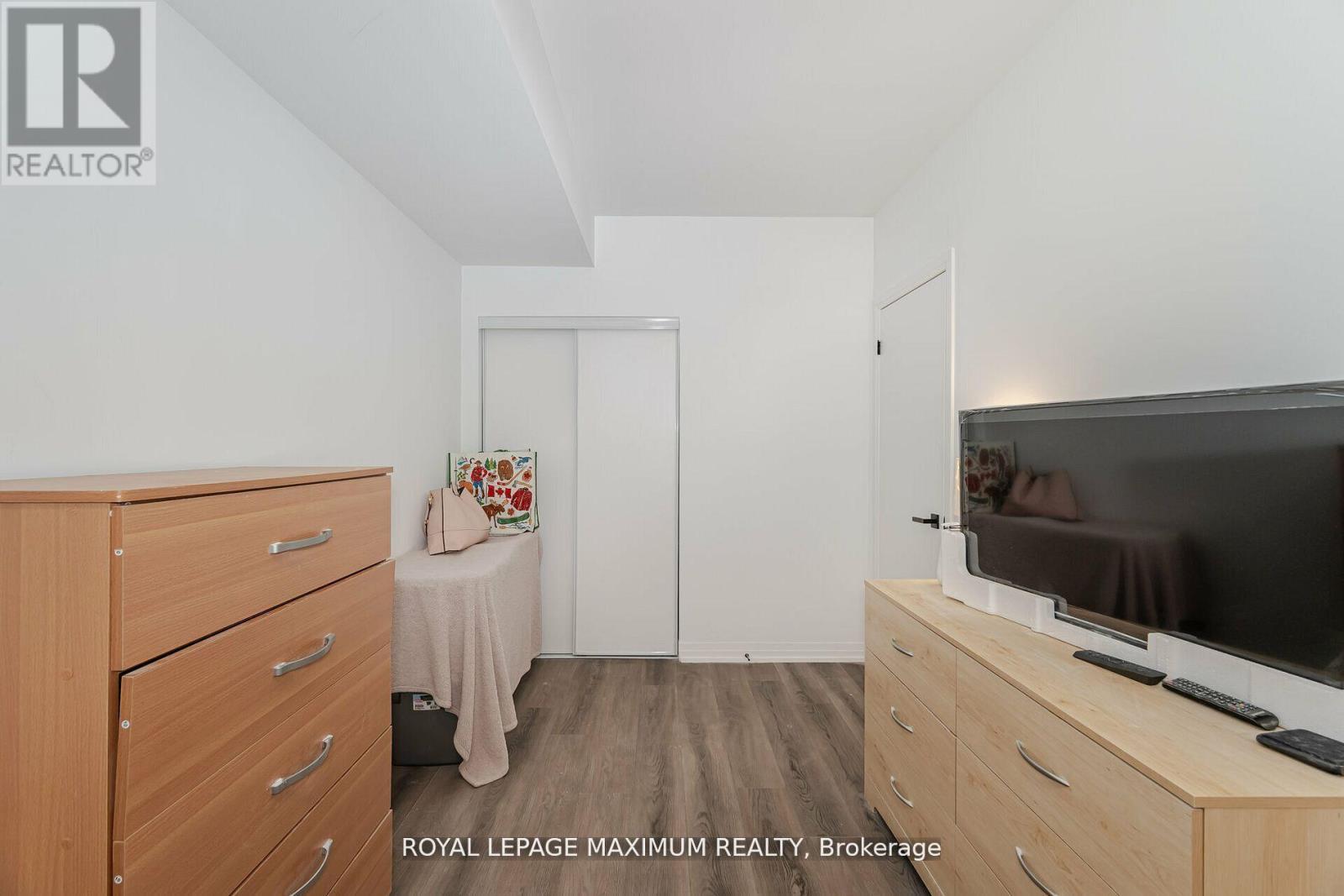 












308 - 408 BROWNS LINE

,
Toronto,




Ontario
M9W3T9

