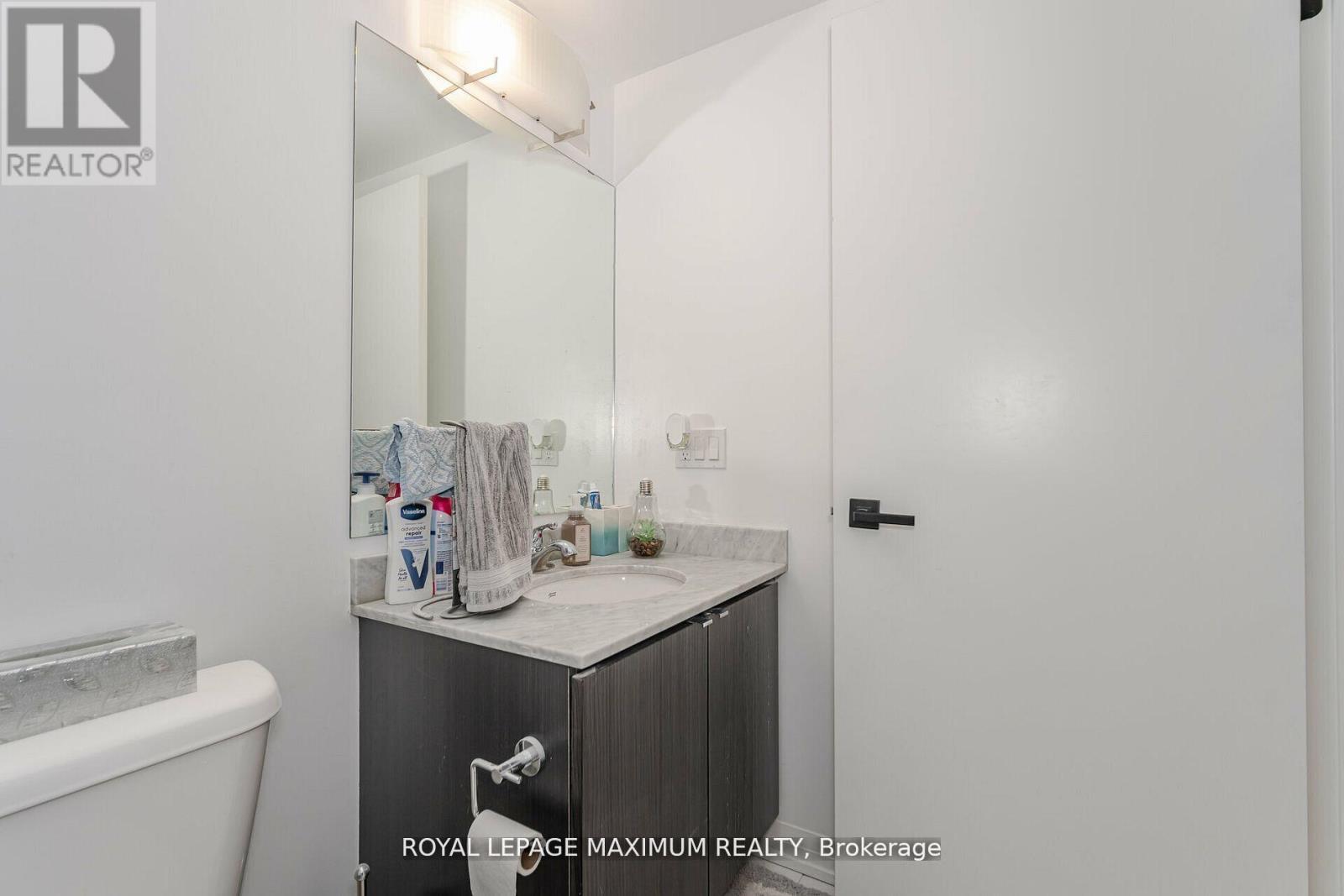 












308 - 408 BROWNS LINE

,
Toronto,




Ontario
M9W3T9

