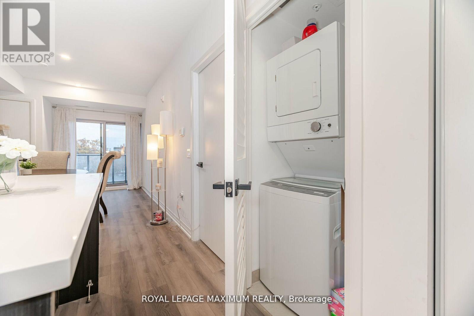 












308 - 408 BROWNS LINE

,
Toronto,




Ontario
M9W3T9

