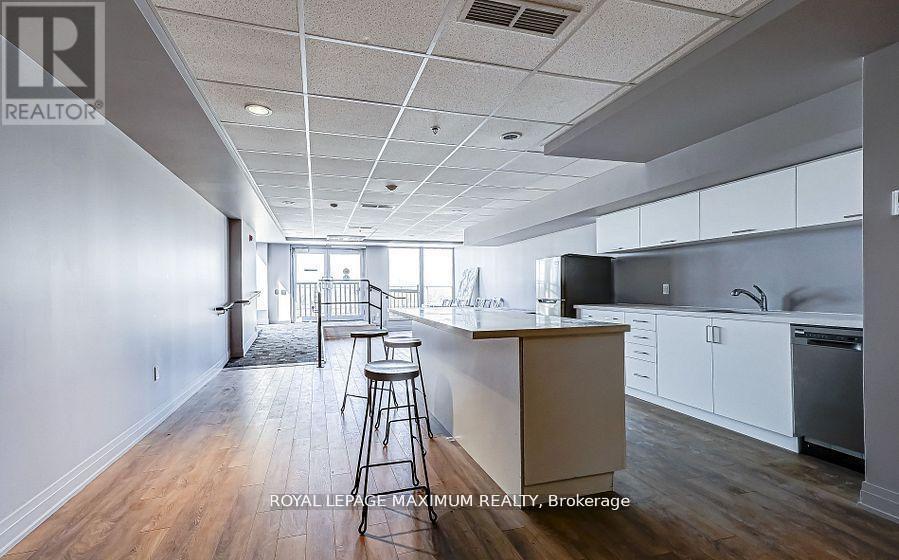 












308 - 408 BROWNS LINE

,
Toronto,




Ontario
M9W3T9


