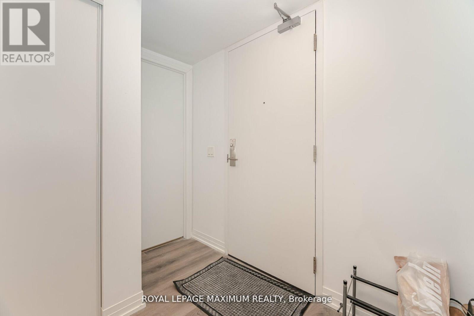 












308 - 408 BROWNS LINE

,
Toronto,




Ontario
M9W3T9

