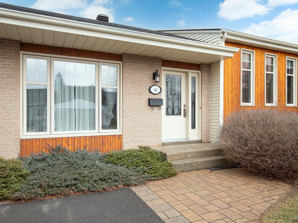 









48


Rue des Quatre-Saisons

,
Saint-Basile-le-Grand,




QC
J3N1B7

