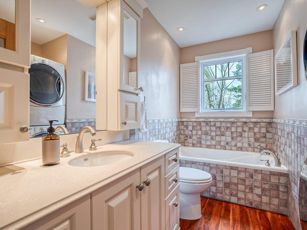 









48


Rue des Quatre-Saisons

,
Saint-Basile-le-Grand,




QC
J3N1B7

