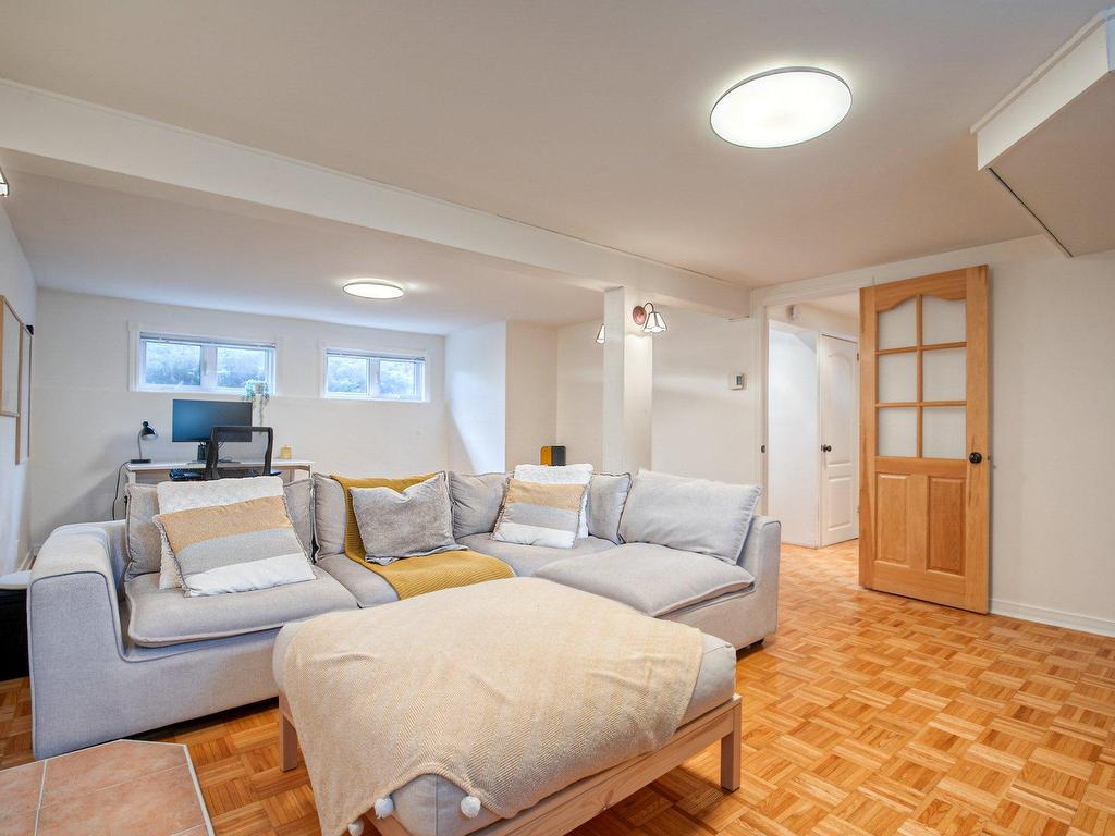 









48


Rue des Quatre-Saisons

,
Saint-Basile-le-Grand,




QC
J3N1B7

