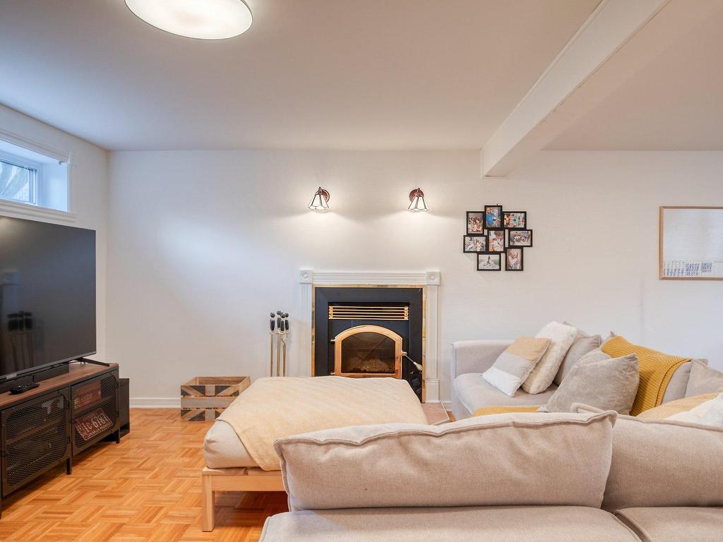 









48


Rue des Quatre-Saisons

,
Saint-Basile-le-Grand,




QC
J3N1B7

