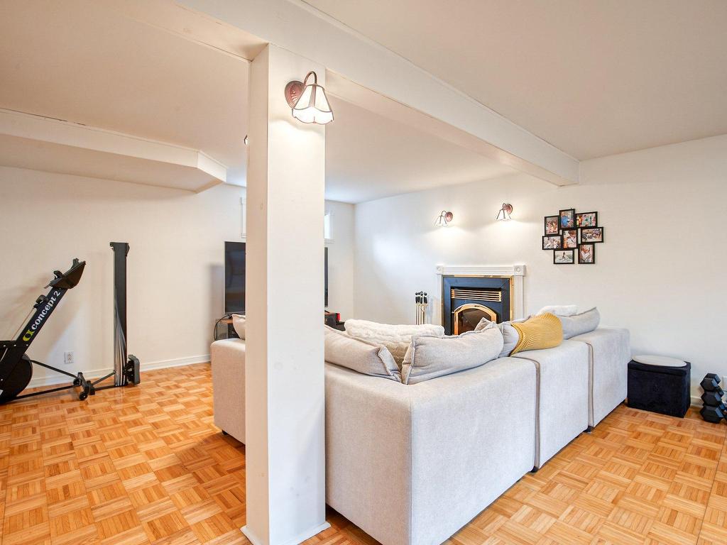 









48


Rue des Quatre-Saisons

,
Saint-Basile-le-Grand,




QC
J3N1B7

