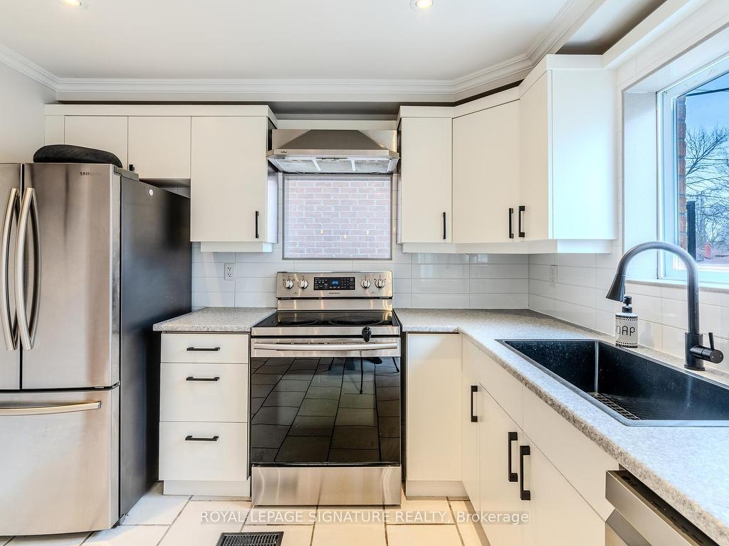 









33


Lockheed

Boulevard,
Toronto,




ON
M9P 2H7

