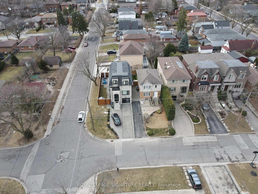 









33


Lockheed

Boulevard,
Toronto,




ON
M9P 2H7

