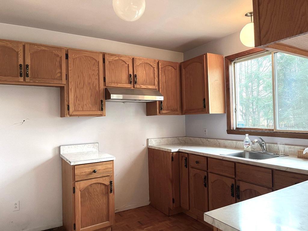 









3895


Rue de Landerneau

,
Trois-Rivières,




QC
G8Y3N8

