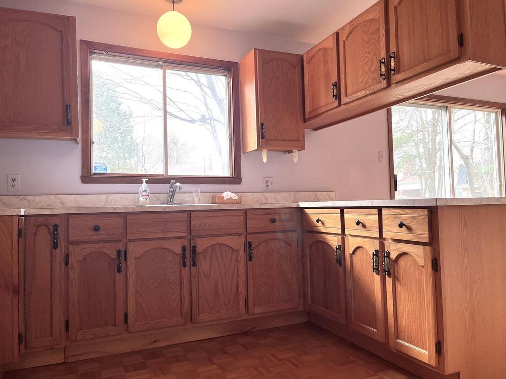









3895


Rue de Landerneau

,
Trois-Rivières,




QC
G8Y3N8

