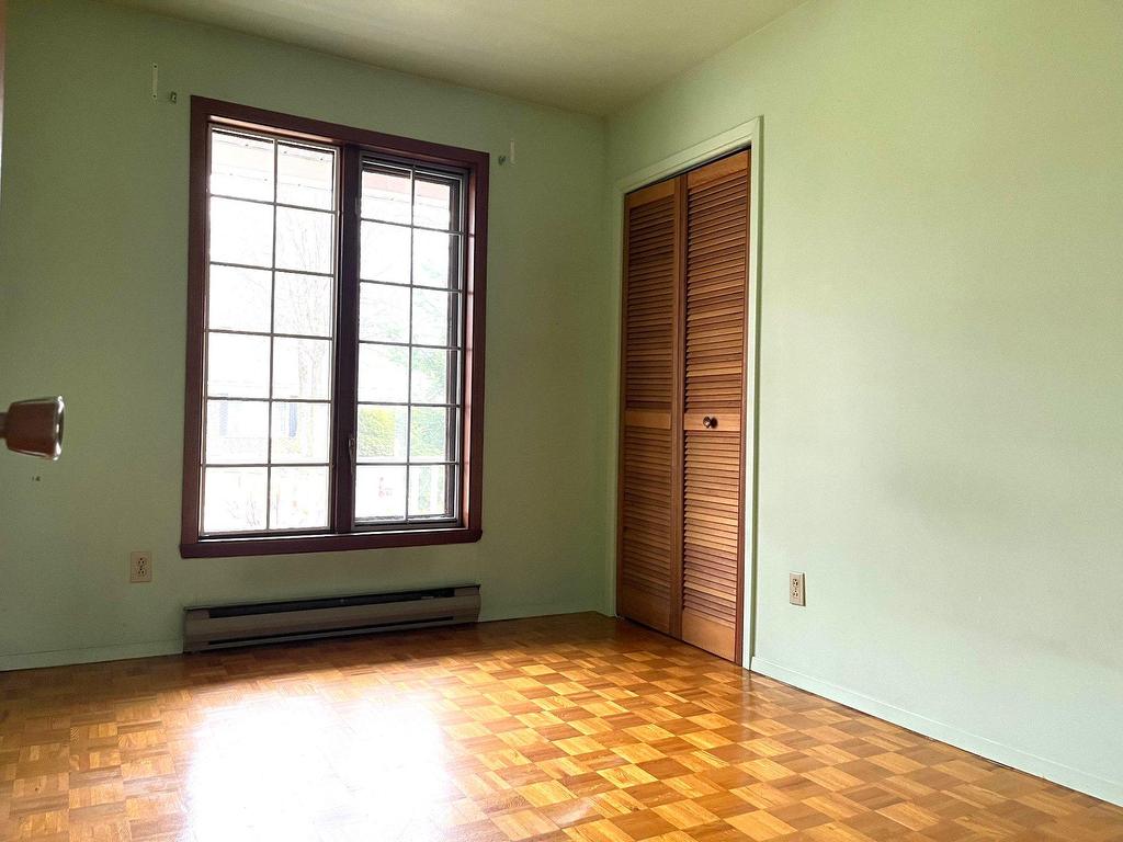 









3895


Rue de Landerneau

,
Trois-Rivières,




QC
G8Y3N8

