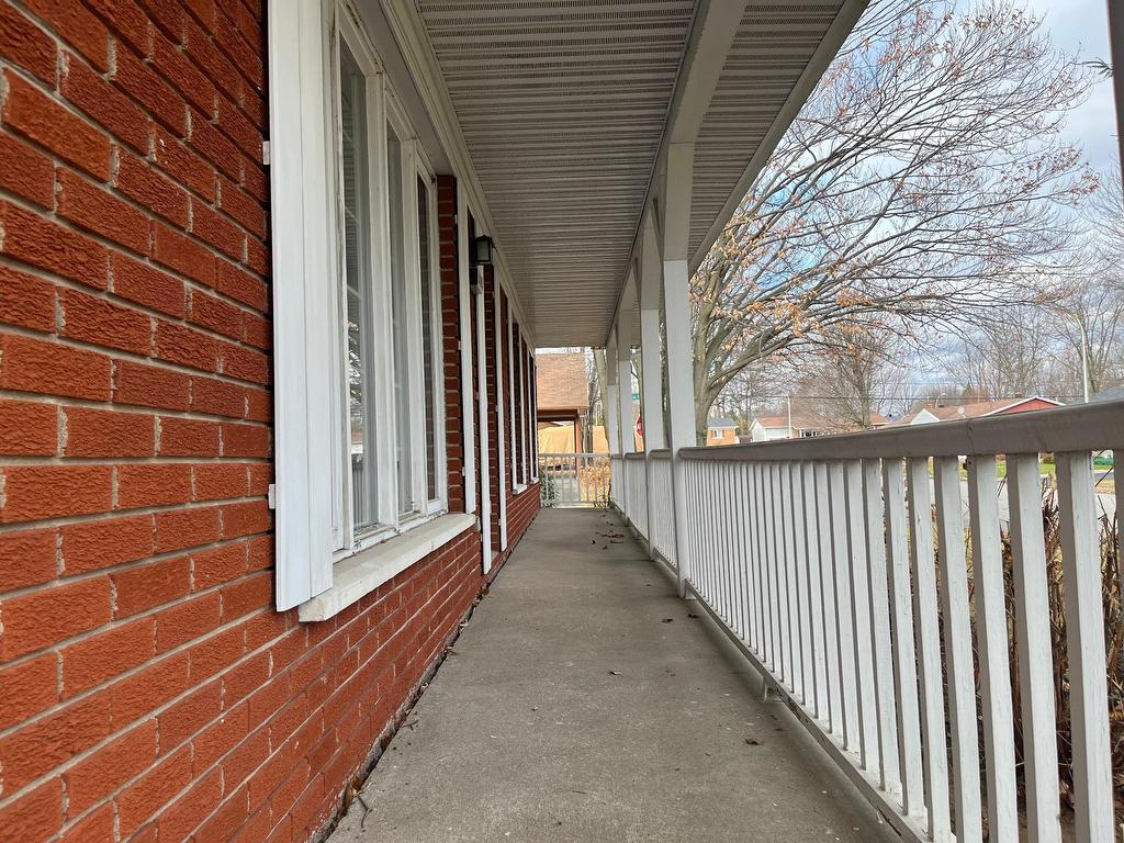 









3895


Rue de Landerneau

,
Trois-Rivières,




QC
G8Y3N8


