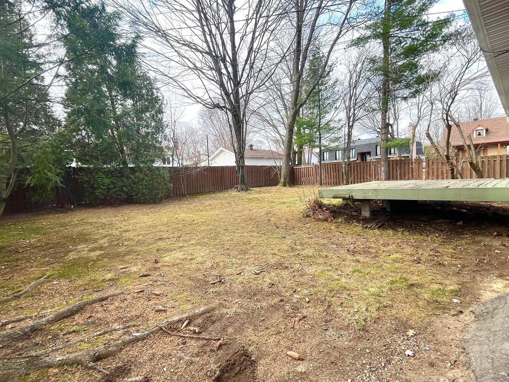 









3895


Rue de Landerneau

,
Trois-Rivières,




QC
G8Y3N8

