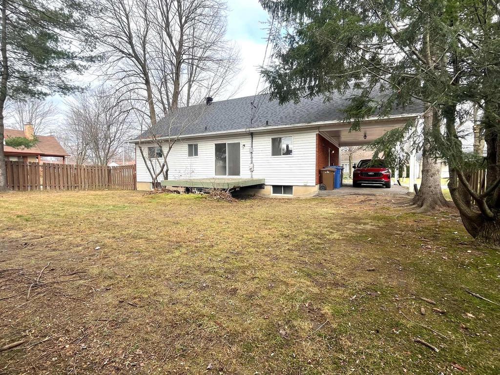 









3895


Rue de Landerneau

,
Trois-Rivières,




QC
G8Y3N8

