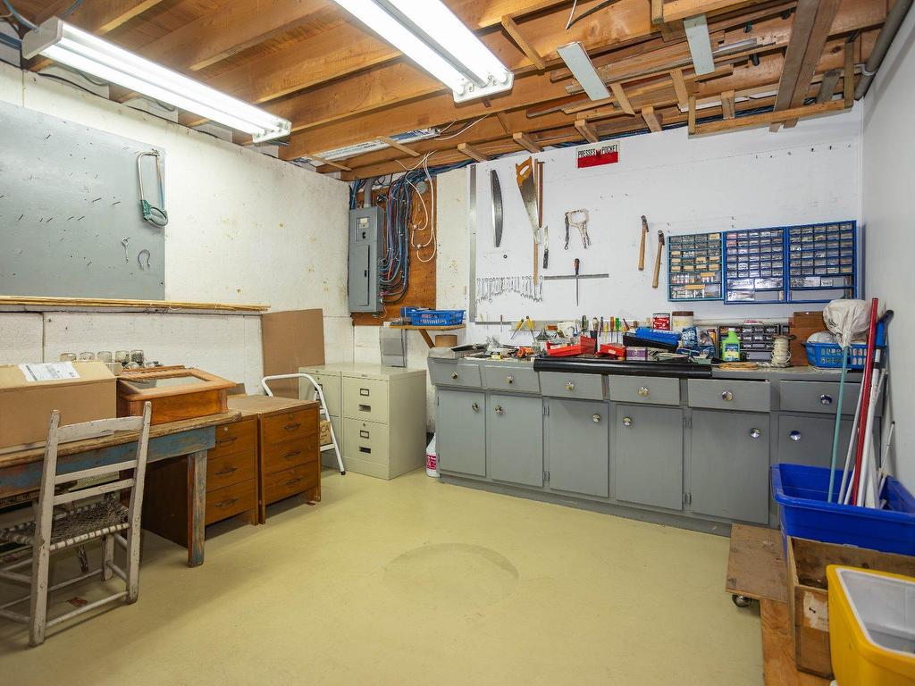 









2212


Av. Desaulniers

,
Shawinigan,




QC
G9N7N8

