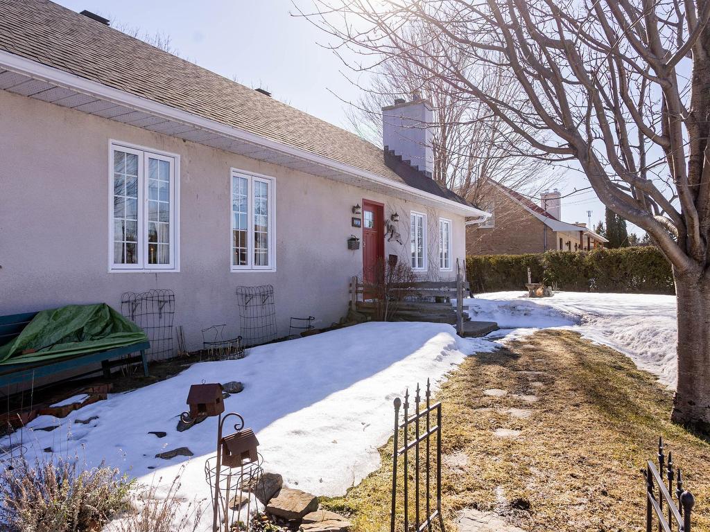 









2212


Av. Desaulniers

,
Shawinigan,




QC
G9N7N8

