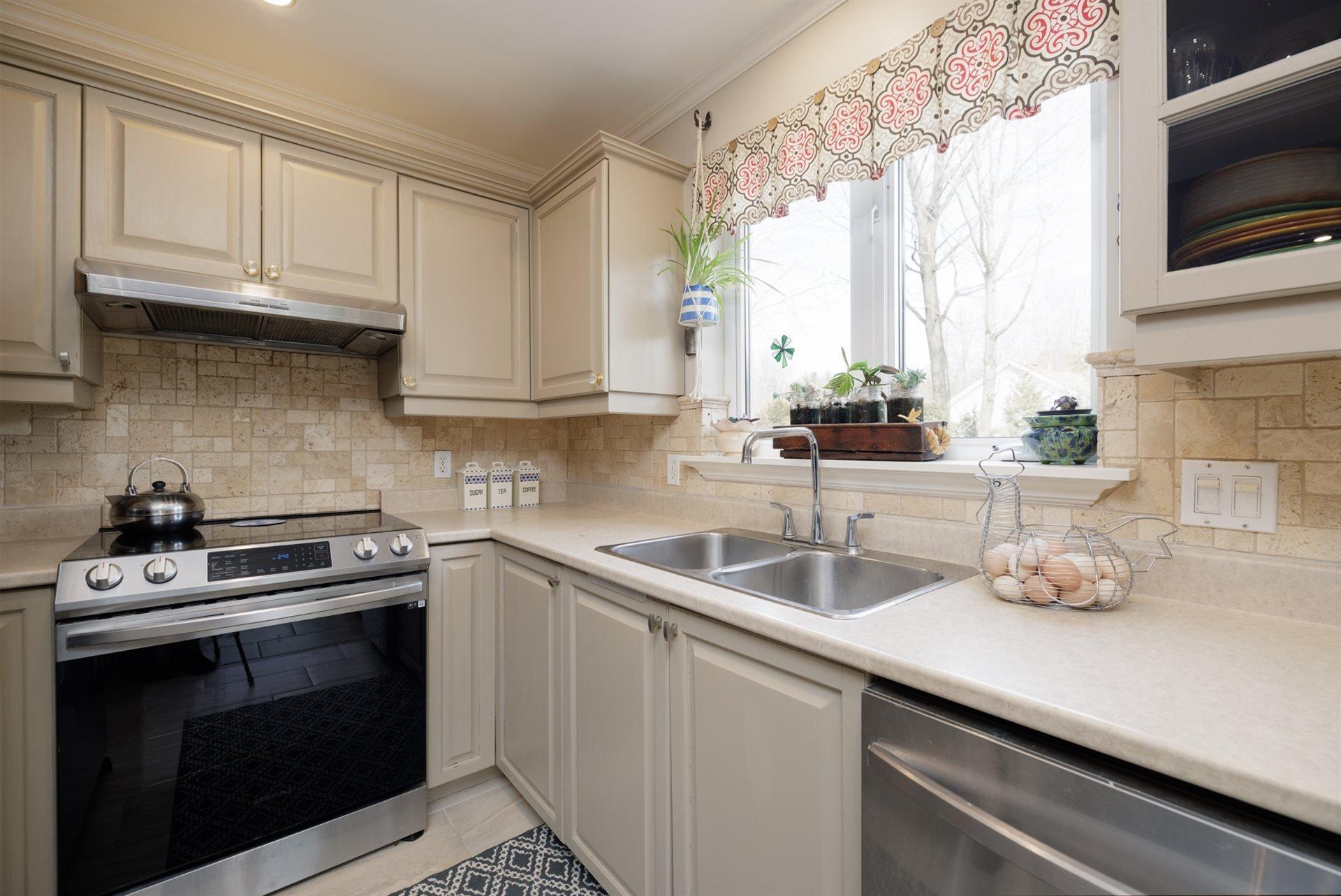 









126


Rue Martin

,
Très-Saint-Rédempteur,




QC
J0P1P1

