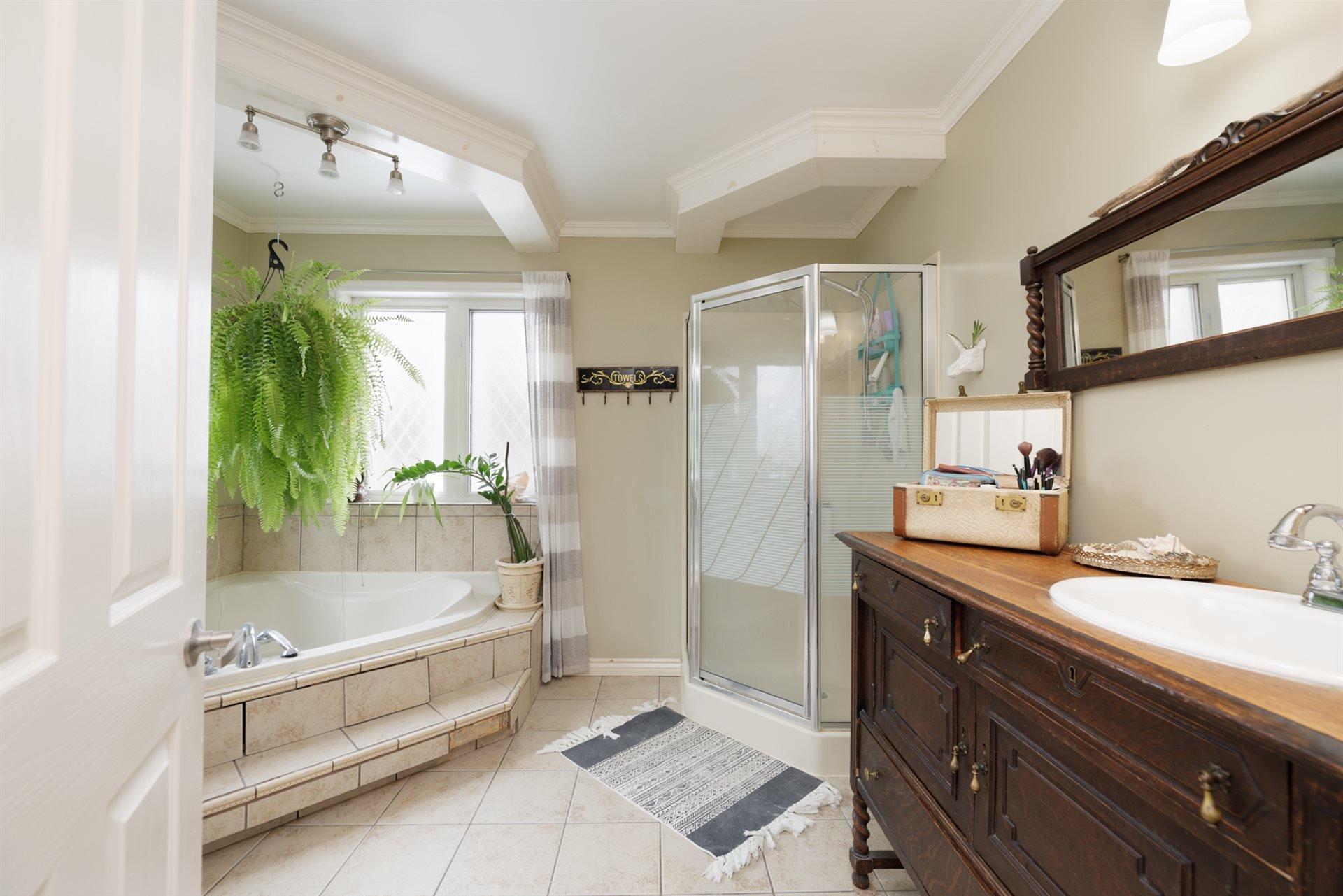 









126


Rue Martin

,
Très-Saint-Rédempteur,




QC
J0P1P1

