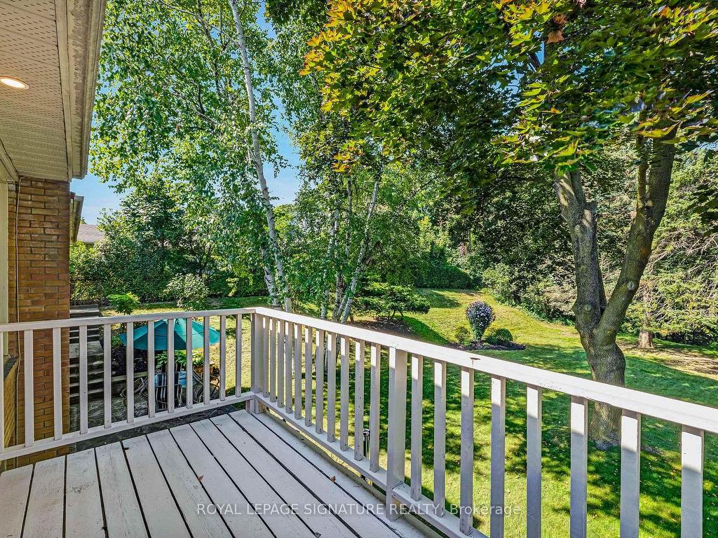 









30


Hi Mount

Drive,
Toronto,




ON
M2K 1X5


