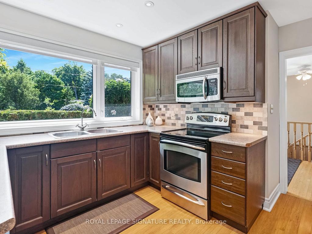 









30


Hi Mount

Drive,
Toronto,




ON
M2K 1X5

