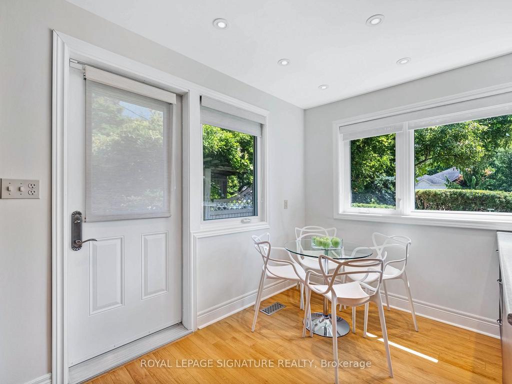 









30


Hi Mount

Drive,
Toronto,




ON
M2K 1X5


