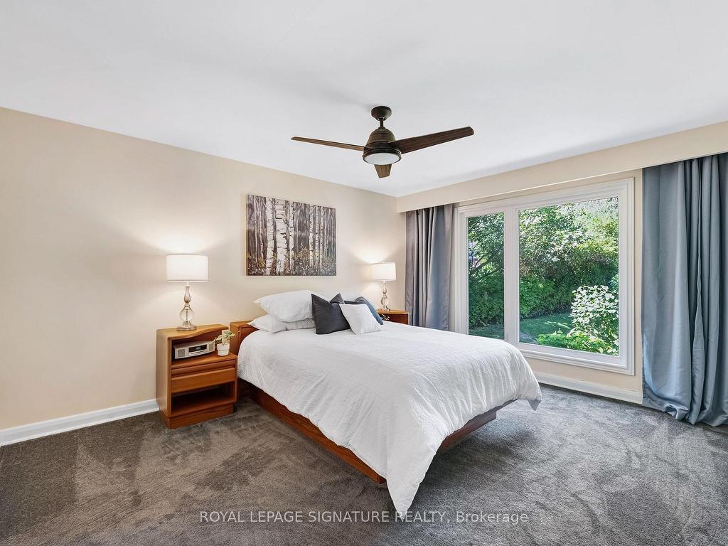 









30


Hi Mount

Drive,
Toronto,




ON
M2K 1X5

