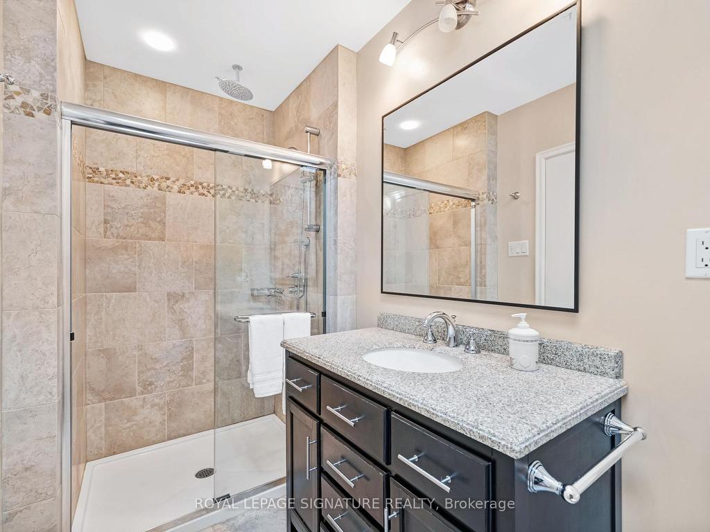









30


Hi Mount

Drive,
Toronto,




ON
M2K 1X5

