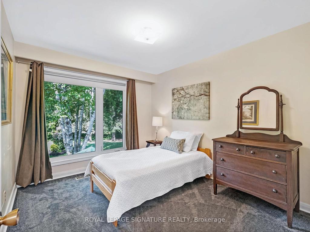 









30


Hi Mount

Drive,
Toronto,




ON
M2K 1X5

