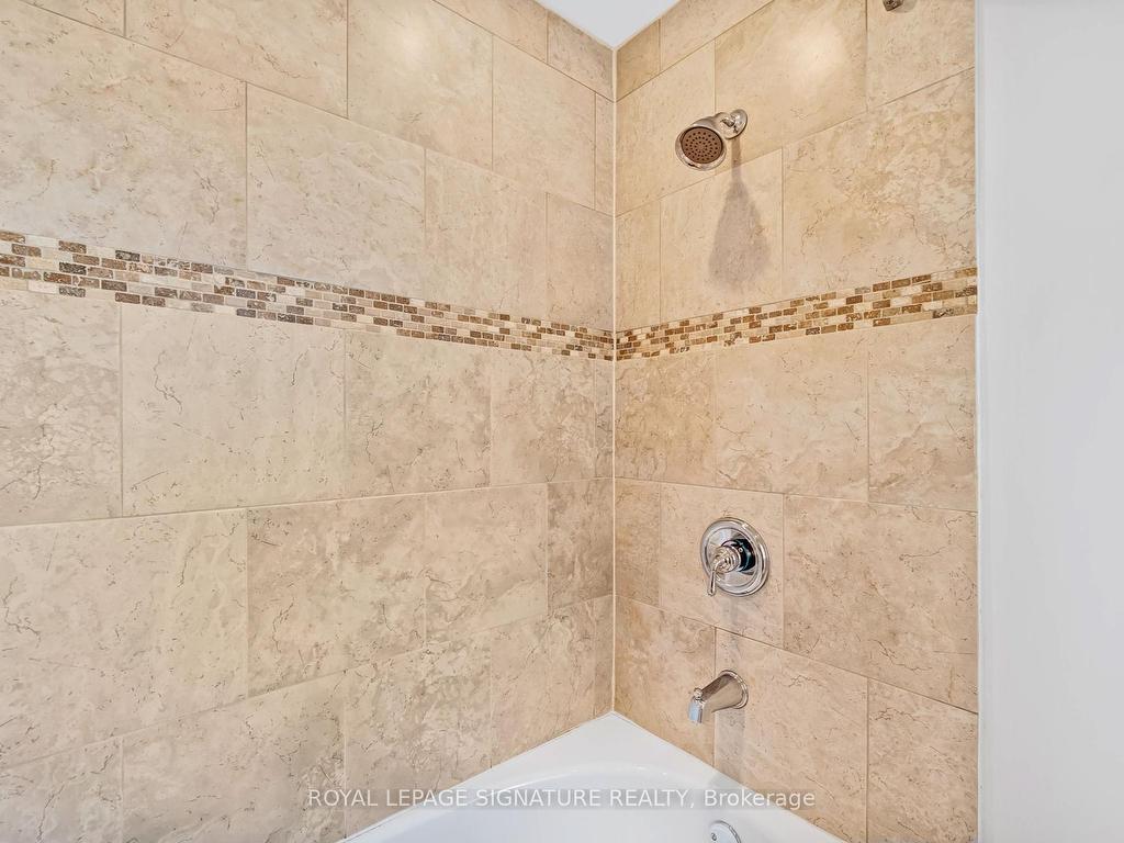 









30


Hi Mount

Drive,
Toronto,




ON
M2K 1X5

