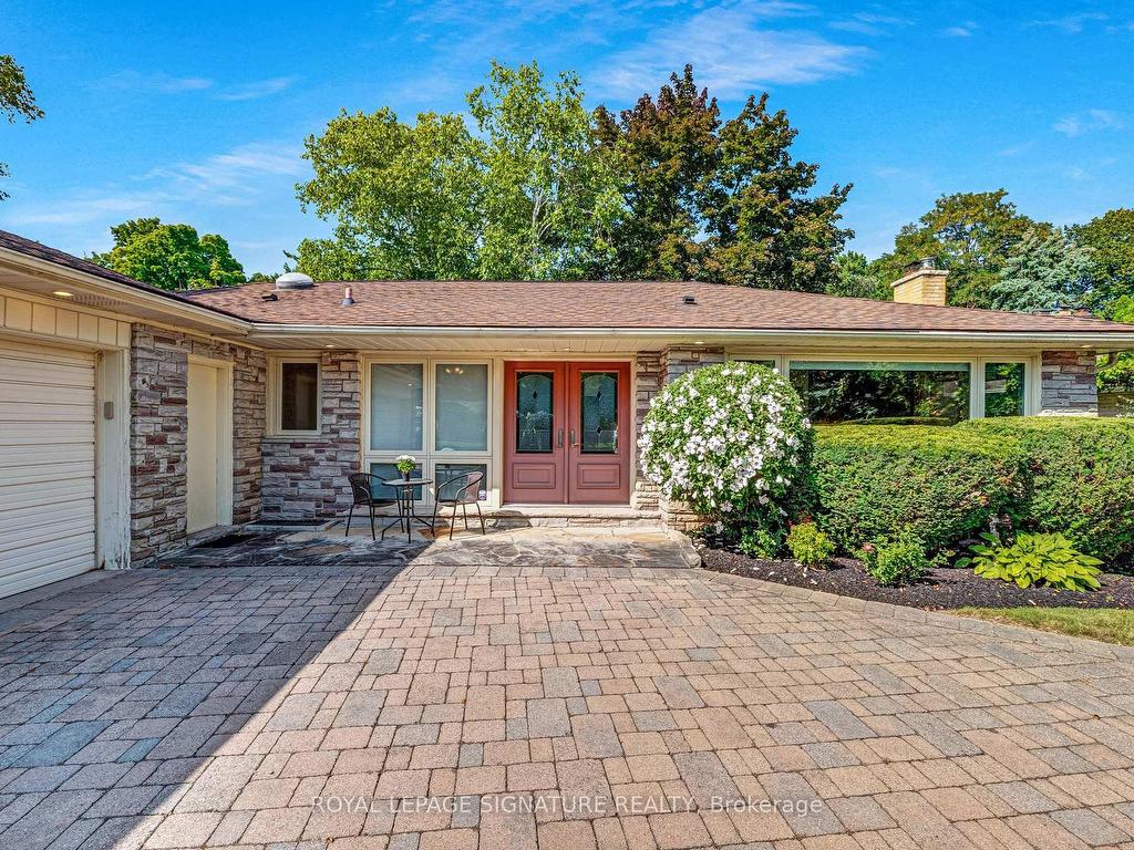 









30


Hi Mount

Drive,
Toronto,




ON
M2K 1X5

