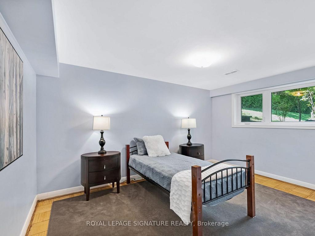 









30


Hi Mount

Drive,
Toronto,




ON
M2K 1X5

