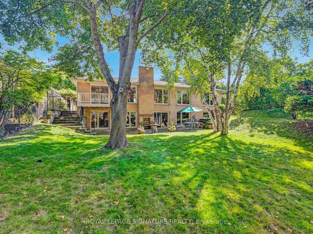









30


Hi Mount

Drive,
Toronto,




ON
M2K 1X5

