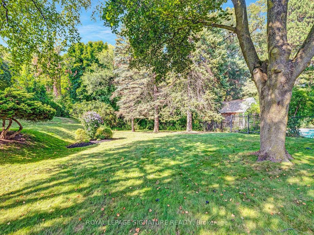 









30


Hi Mount

Drive,
Toronto,




ON
M2K 1X5

