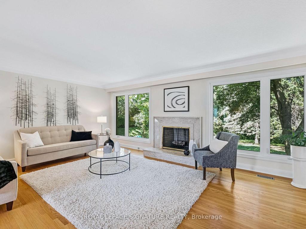 









30


Hi Mount

Drive,
Toronto,




ON
M2K 1X5

