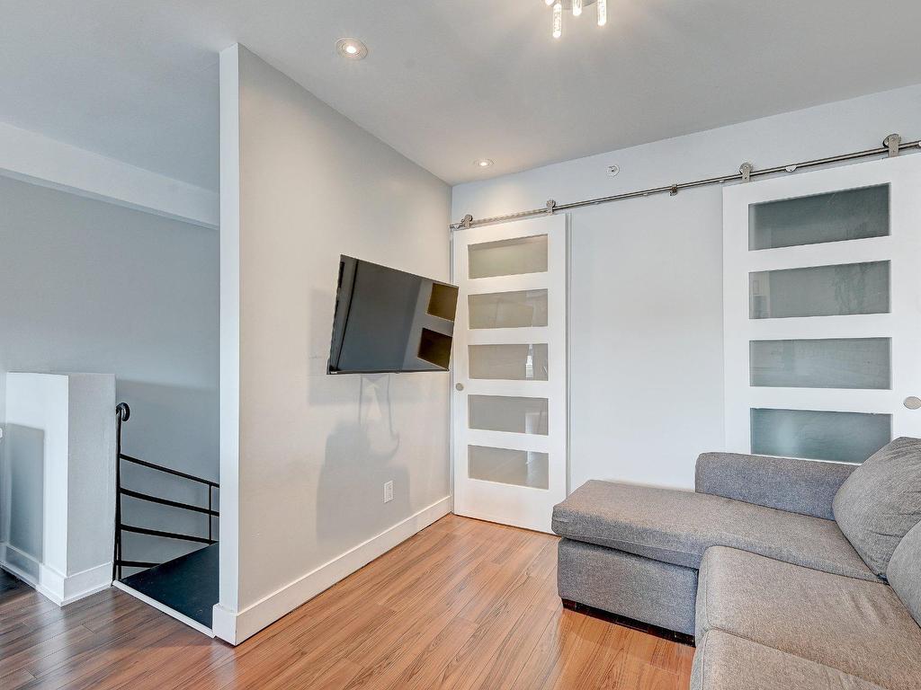 









1265


Rue St-Timothée

, 302,
Montréal (Ville-Marie),




QC
H2L3N5

