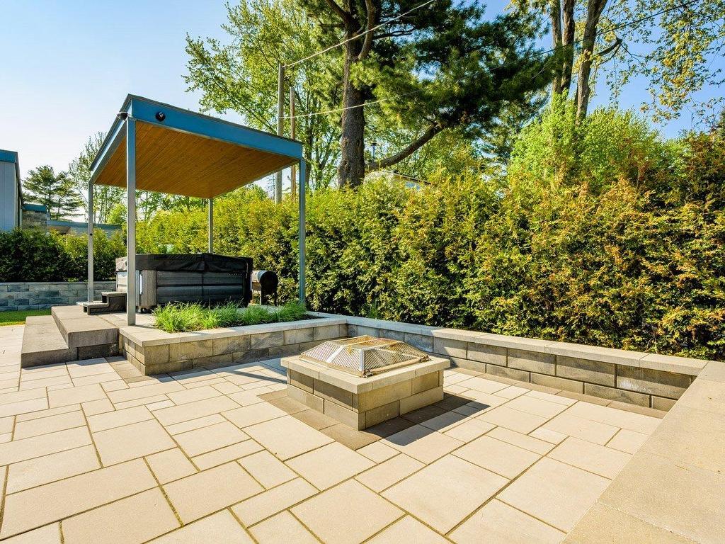 









609


Rue Roberge

,
Sherbrooke (Brompton/Rock Forest/Saint-Élie/Deauville),




QC
J1N1Y6

