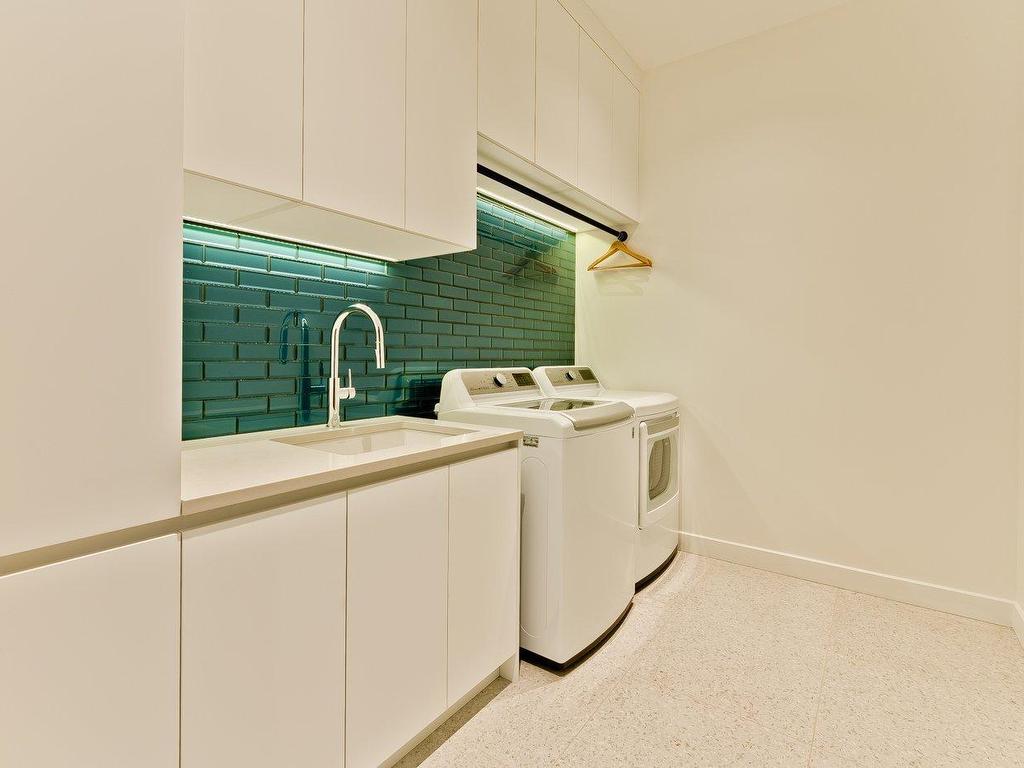 









609


Rue Roberge

,
Sherbrooke (Brompton/Rock Forest/Saint-Élie/Deauville),




QC
J1N1Y6


