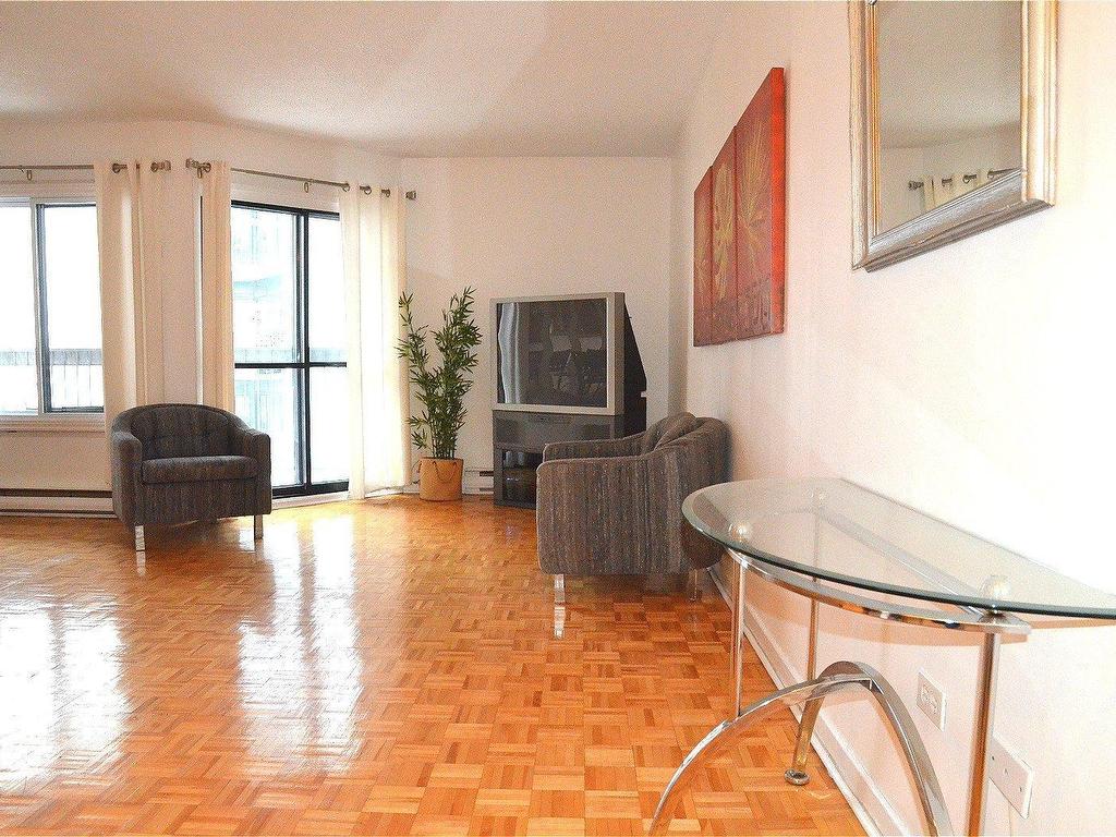 









3470


Rue Simpson

, 712,
Montréal (Ville-Marie),




QC
H3G2J5

