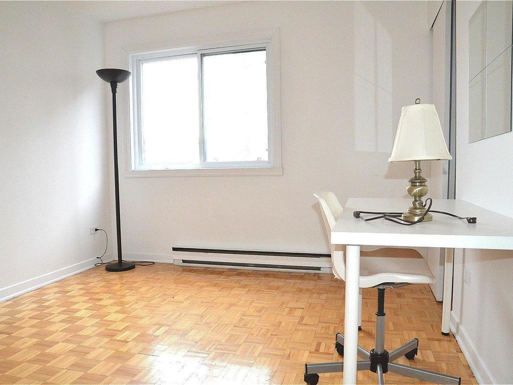 









3470


Rue Simpson

, 712,
Montréal (Ville-Marie),




QC
H3G2J5

