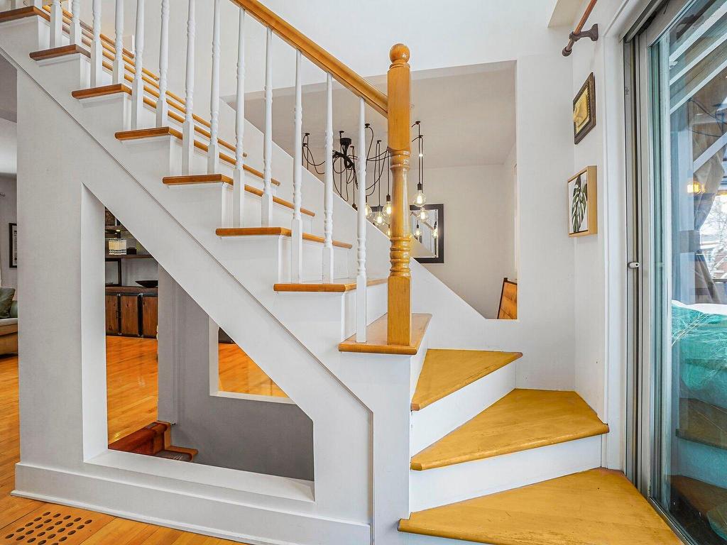 









6613


30e Avenue

,
Montréal (Rosemont/La Petite-Patrie),




QC
H1T3G5

