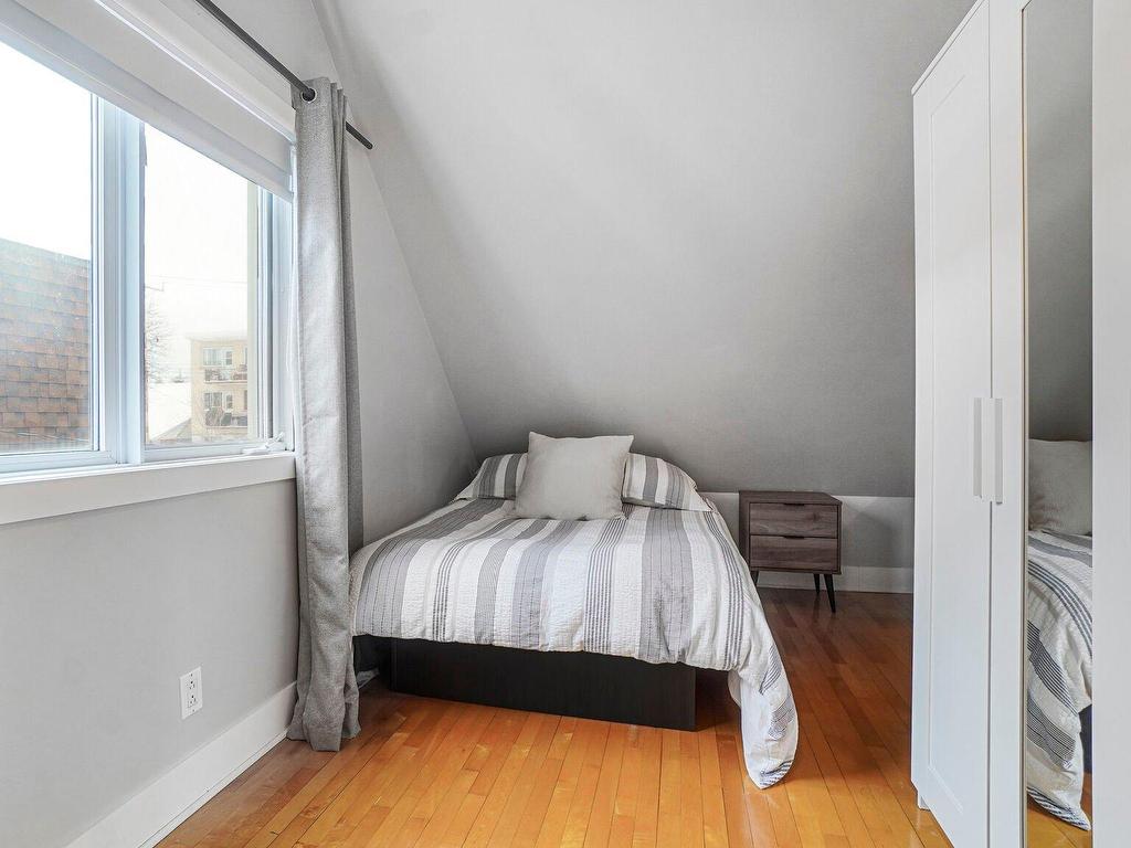 









6613


30e Avenue

,
Montréal (Rosemont/La Petite-Patrie),




QC
H1T3G5


