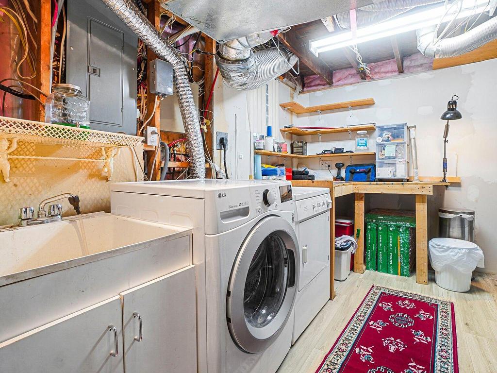









6613


30e Avenue

,
Montréal (Rosemont/La Petite-Patrie),




QC
H1T3G5

