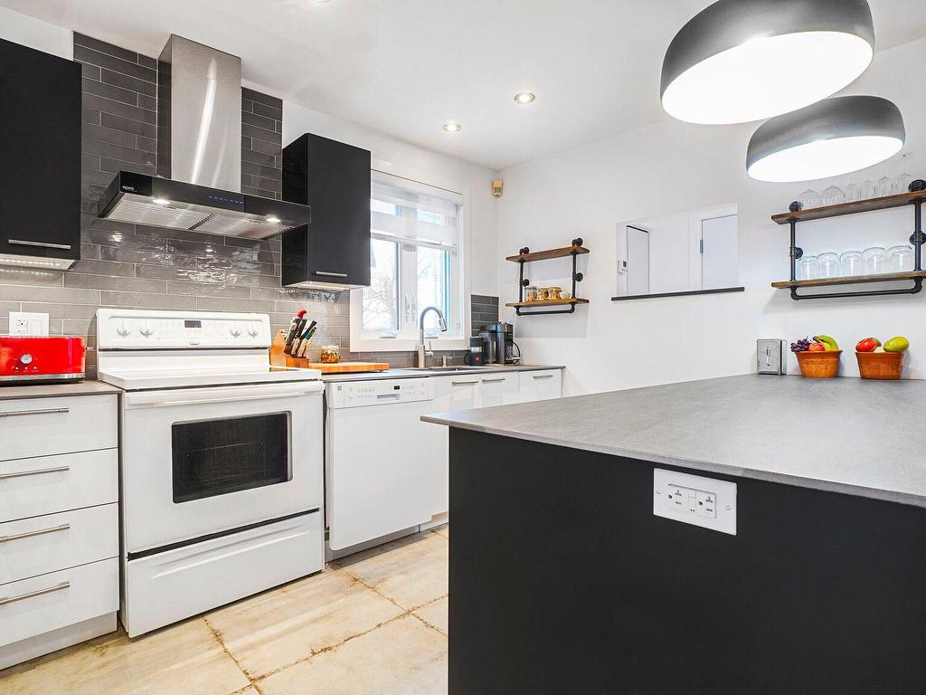 









6613


30e Avenue

,
Montréal (Rosemont/La Petite-Patrie),




QC
H1T3G5

