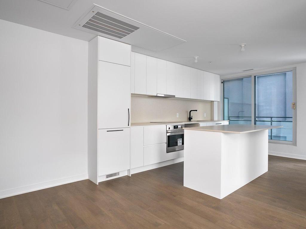 









1160


Rue MacKay

, 2308,
Montréal (Ville-Marie),




QC
H3G2H4

