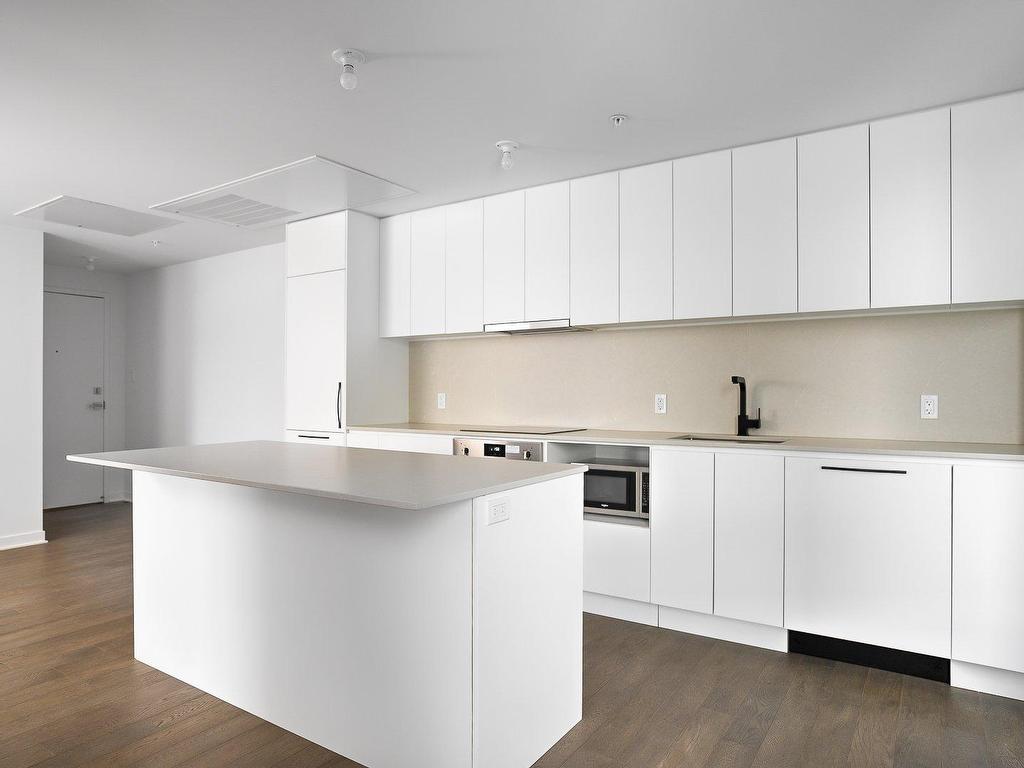









1160


Rue MacKay

, 2308,
Montréal (Ville-Marie),




QC
H3G2H4

