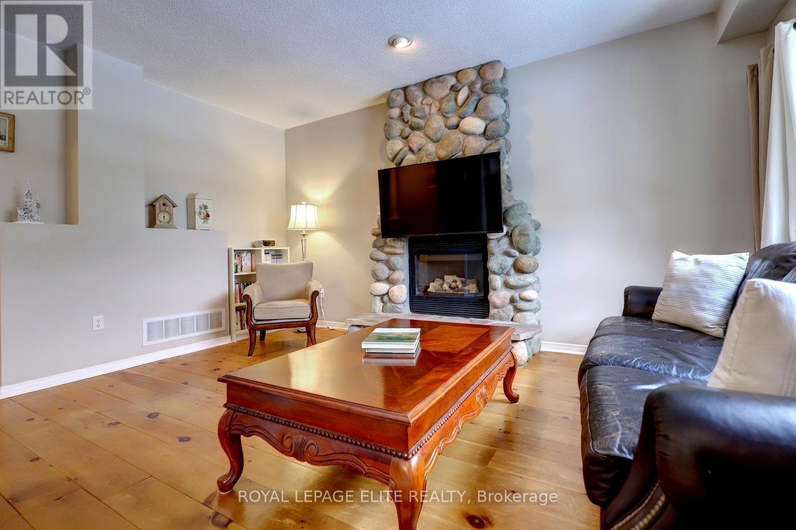












2342 WOODRIDGE WAY

,
Oakville,




Ontario
L6H6S3

