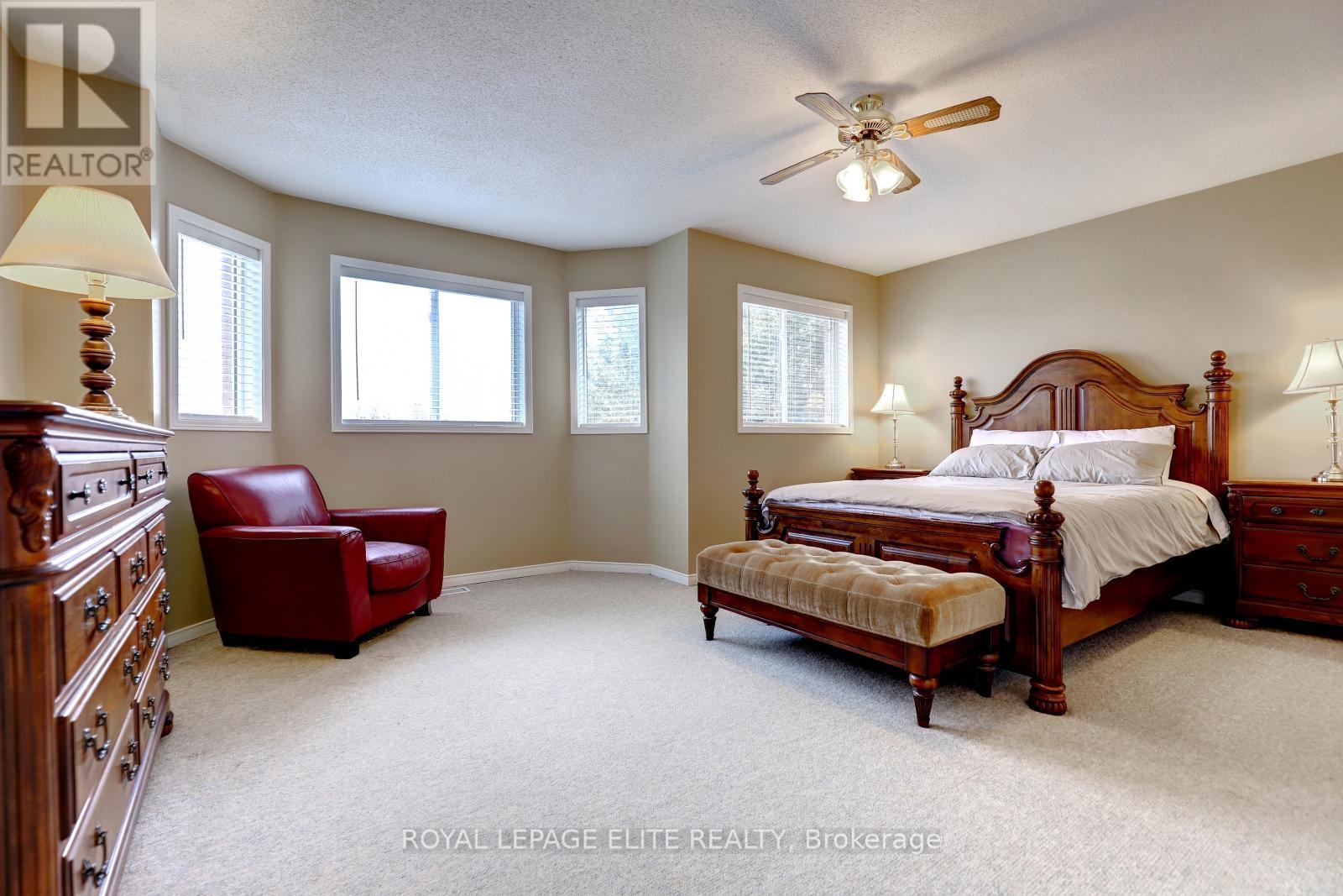 












2342 WOODRIDGE WAY

,
Oakville,




Ontario
L6H6S3

