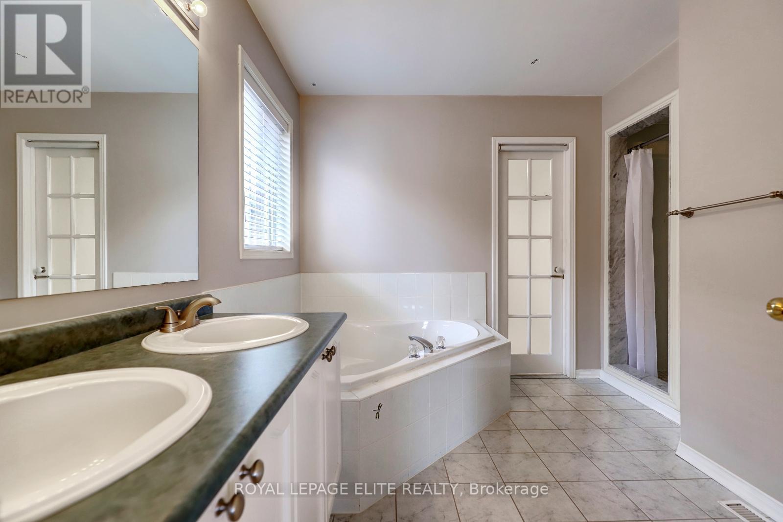 












2342 WOODRIDGE WAY

,
Oakville,




Ontario
L6H6S3

